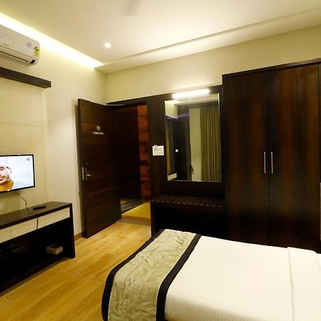 Hotel The Royal Inn Baramati Kültér fotó