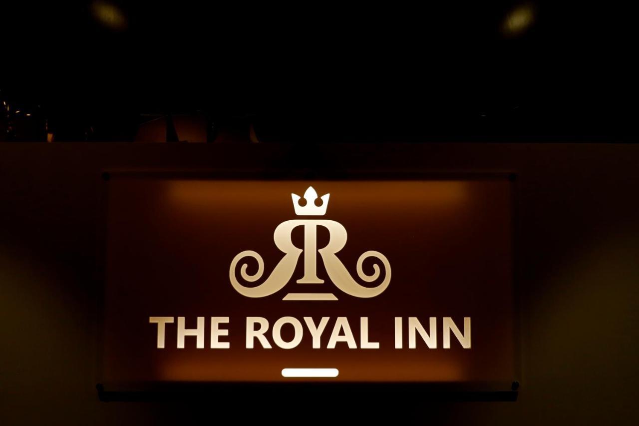 Hotel The Royal Inn Baramati Kültér fotó